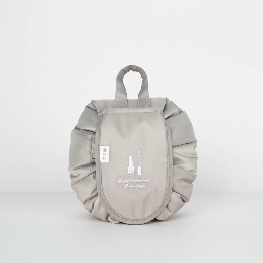 Ruime Koreaanse toilettas GlamPouch, ideaal voor het organiseren van cosmetica en alledaagse accessoires.