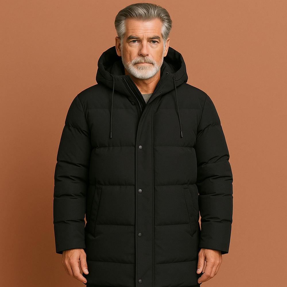 Functionele heren winterjas, lang model met capuchon voor isolatie en bescherming tegen wind en kou buiten.
