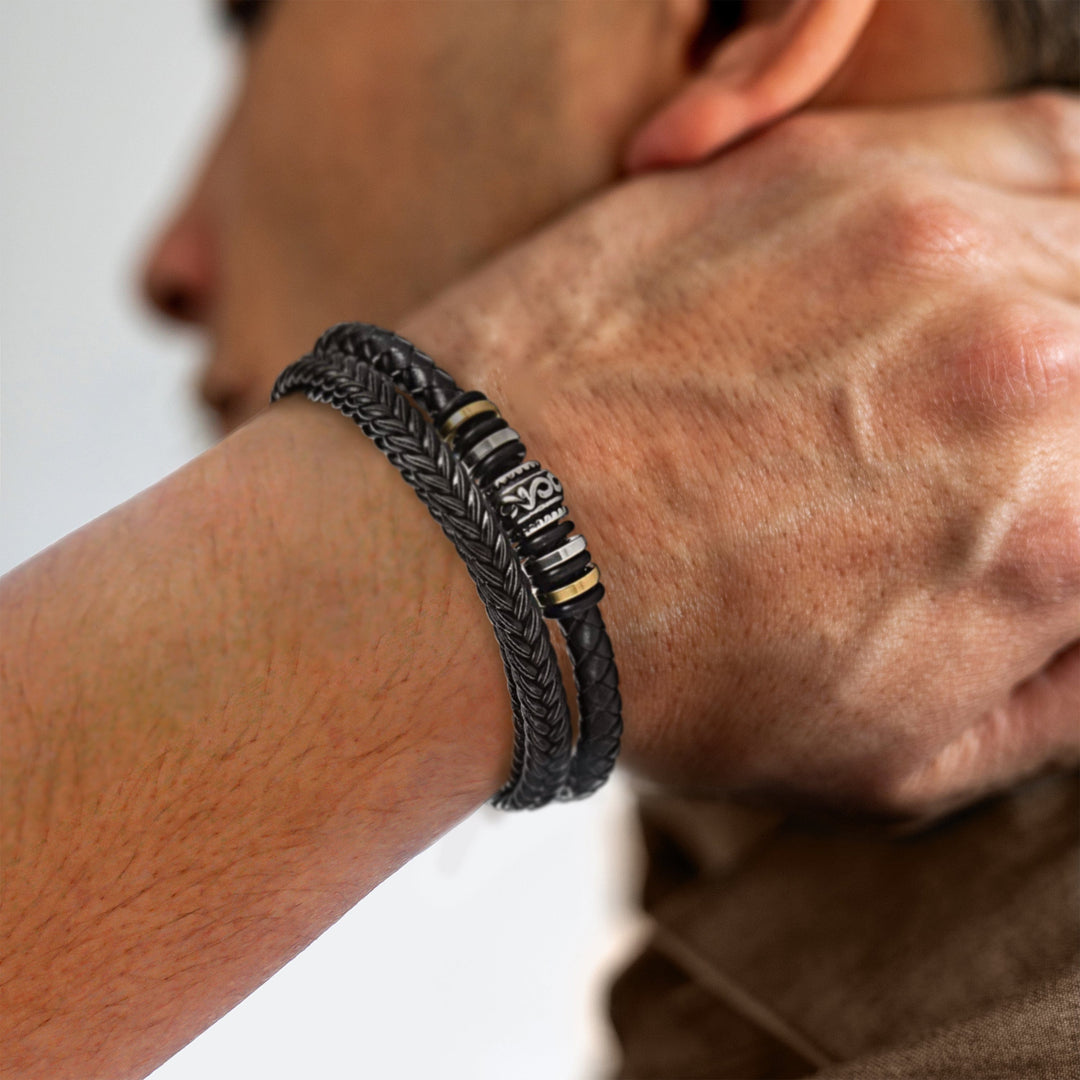 Stijlvolle lederen mannenarmband, echt leer en roestvrij staal, personaliseerbaar, elegant accessoire voor elke gelegenheid.