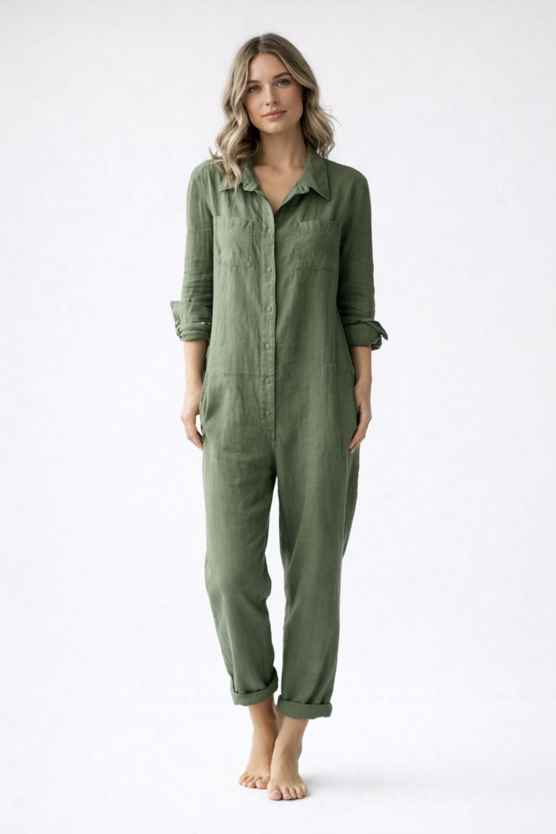 Stijlvolle losvallende dames jumpsuit met lange mouwen en reverskraag, ideaal voor comfortabele dagelijkse kleding.