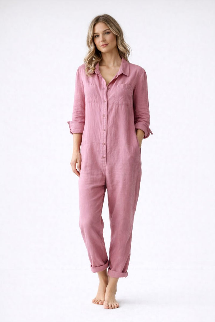 Comfortabele dames jumpsuit met losvallende pasvorm en lange mouwen, perfect voor vrije tijd en ontspannen momenten.
