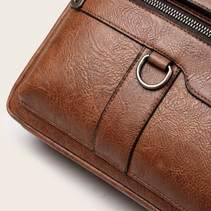 Unisex MetroBrief schoudertas van PU leer, perfect als zakelijke tas voor kantoor of reizen.