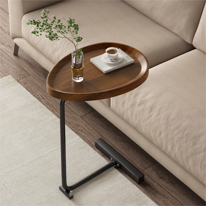 Stijlvolle moderne bijzettafel met compact design, perfect voor elk interieur.