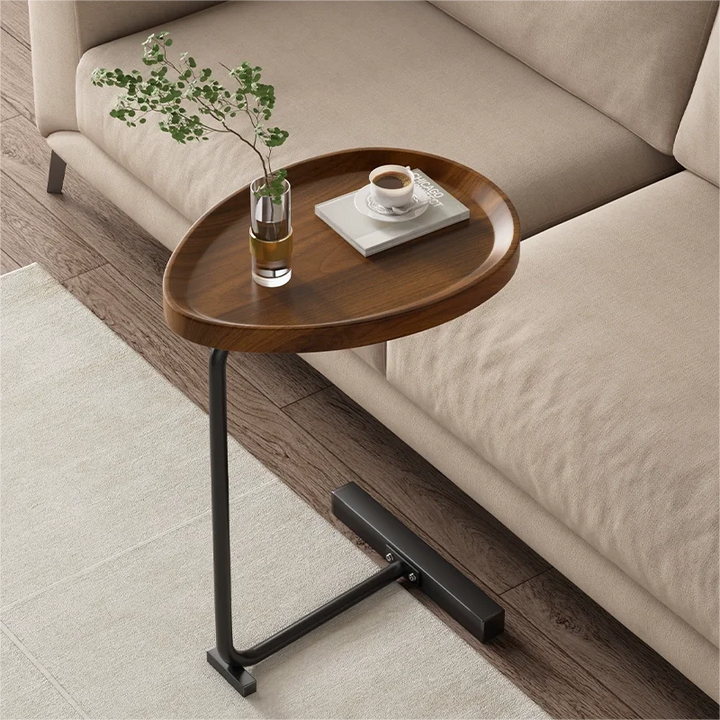 Stijlvolle moderne bijzettafel met compact design, perfect voor elk interieur.