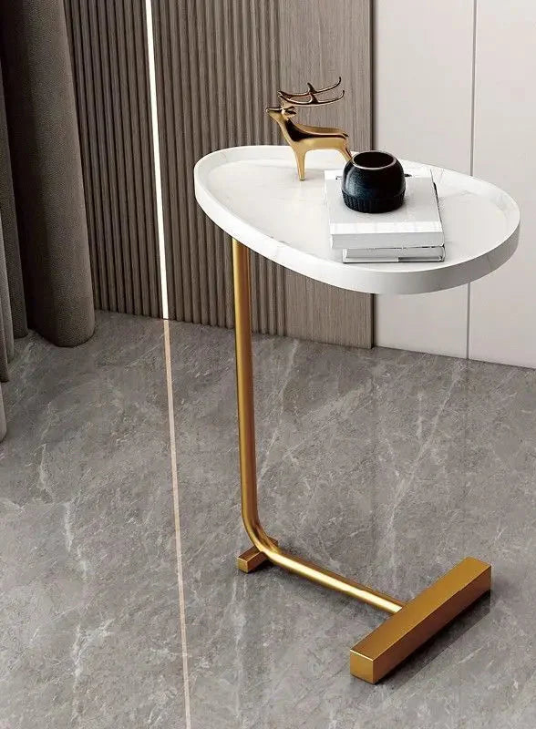 Veelzijdige moderne bijzettafel voor naast bed of als accenttafel in de slaapkamer.