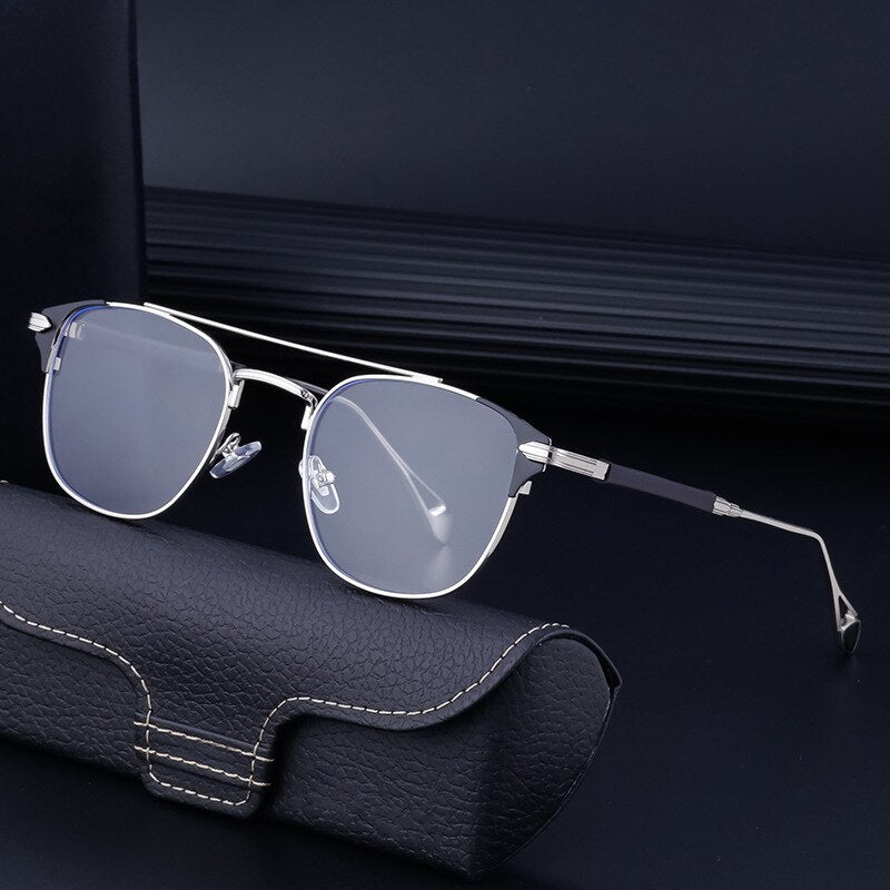 Stijlvolle unisex Enigma zonnebril met UV-bescherming, perfect voor elke gelegenheid en oogbescherming.