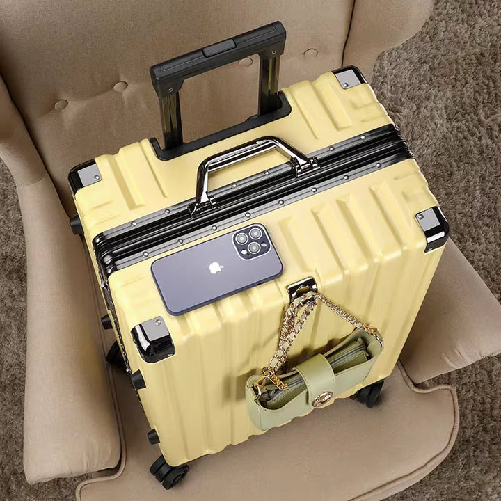 Compacte hardschaal handbagage koffer met aluminium frame, ideaal voor korte zakenreis of weekendje weg.