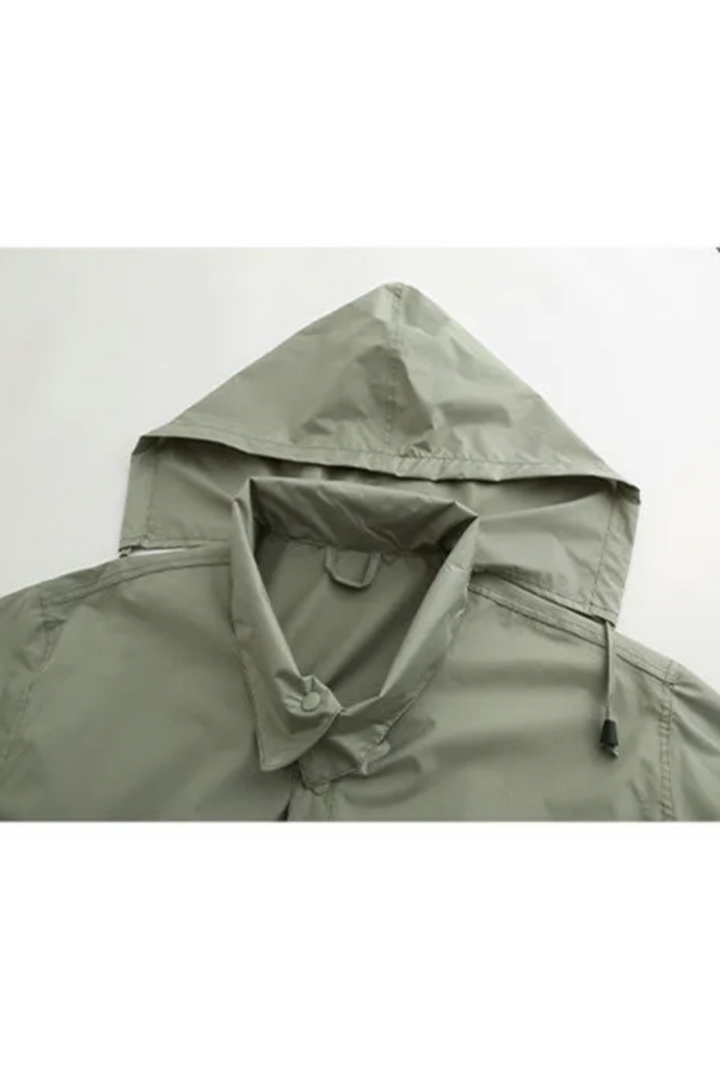 Stijlvolle waterdichte lange regenjas voor dames, verstelbare taille, ruime capuchon, verkrijgbaar in diverse kleuren.