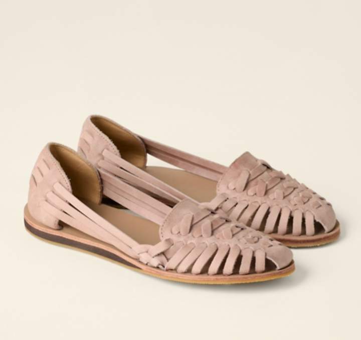 Roze dames comfort slippers, stijlvol en ergonomisch ontworpen voor ultiem loopgemak.
