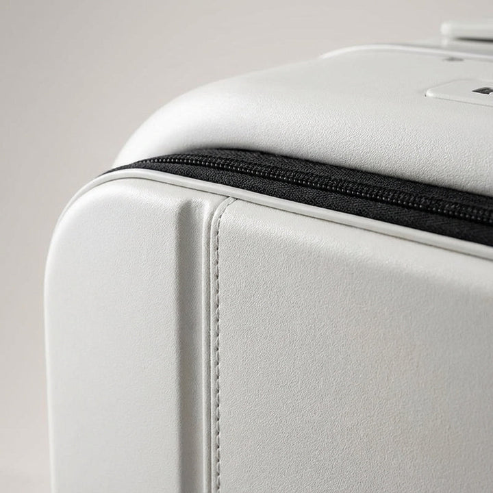 Navisphere reiskoffer: open voorklep toont laptopvak. Snelle toegang voor werk of vakantie.