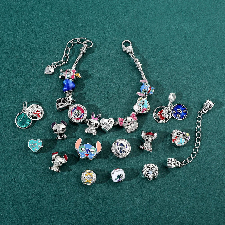 Exclusieve Disney Stitch adventskalender. Een uniek verzamelobject met 24 Ohana accessoires, ideaal kerstcadeau.