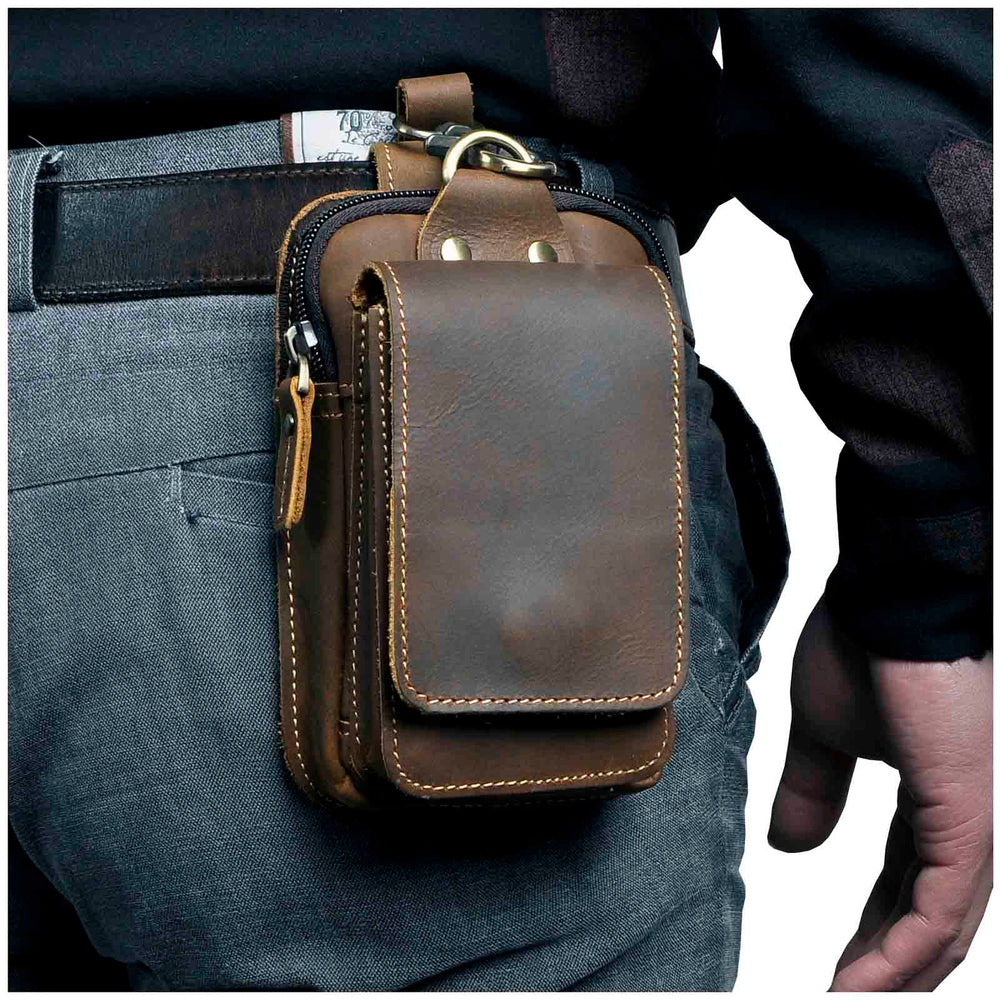 "Stoere heren leren heuptas, donkerbruin, verstelbare riem, meerdere vakken met ritssluiting, ideaal voor reizen en festivals