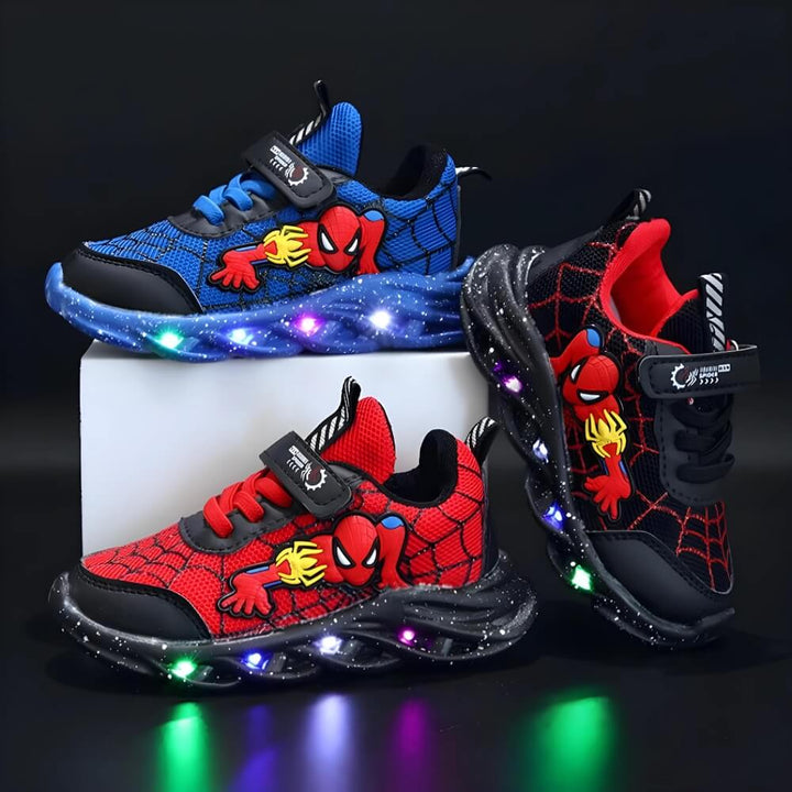 Stoere Kinder Superheld LED sneakers met lichtjes, klittenband en sportief design. Perfect voor jongens en meisjes.
