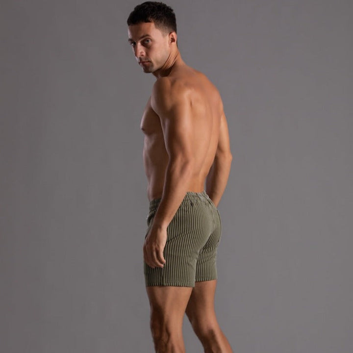 "Super-stretch fitness shorts voor heren, flexibel ontwerp in donkergrijs, perfect voor workouts en comfort"
