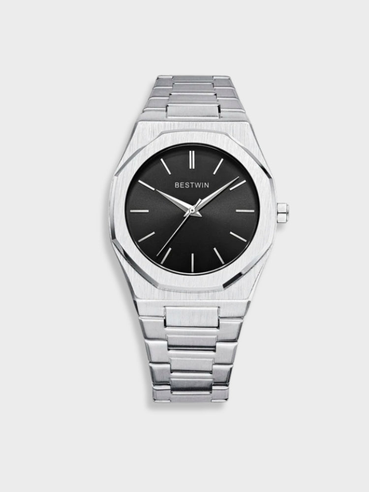 Tijdloos roestvrijstalen horloge met elegante afwerking, klassiek ontwerp, zilveren wijzerplaat en duurzame metalen band.