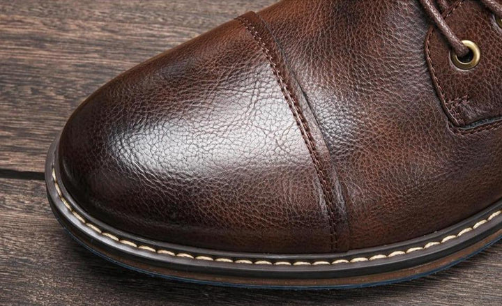 "Tijdloze laarzen voor heren, premium leer, glad ontwerp, comfort, zachte binnenvoering, anti-slip zool."