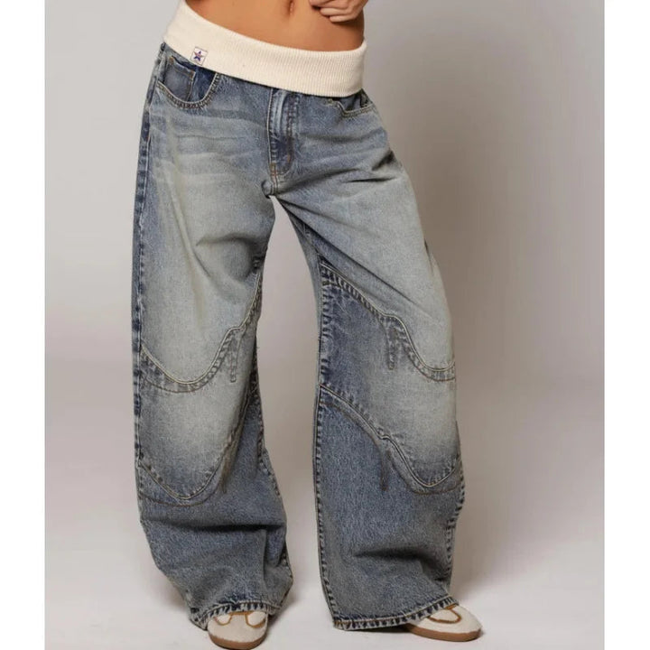 Trendy dames baggy jeans met wijde pijpen en rib tailleband. Ideaal voor een comfortabele streetstyle look.