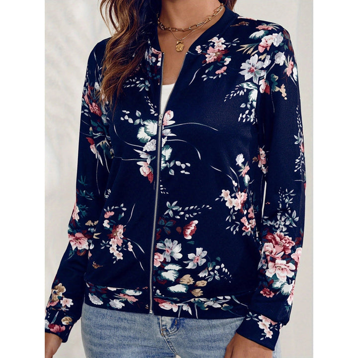 Trendy dames bomberjack met levendige bloemenprint, ideaal als stijlvolle lente- en zomerjas. Comfortabel met ritssluiting.