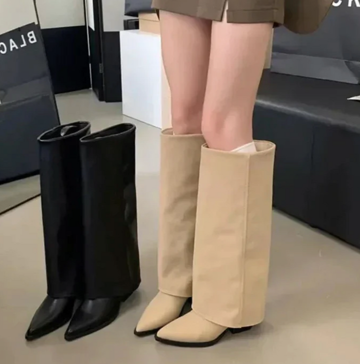 Hoge dameslaarzen met trendy schacht en robuuste, stevige zool voor wintercomfort.