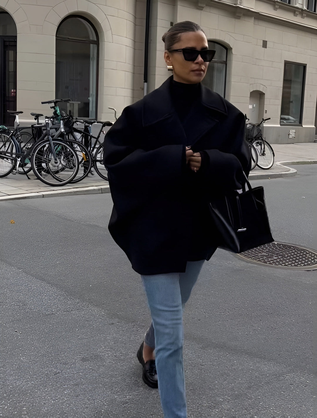 Trendy bruine oversized damesjas, van wolmix, perfect voor een casual of geklede winteroutfit met comfort.
