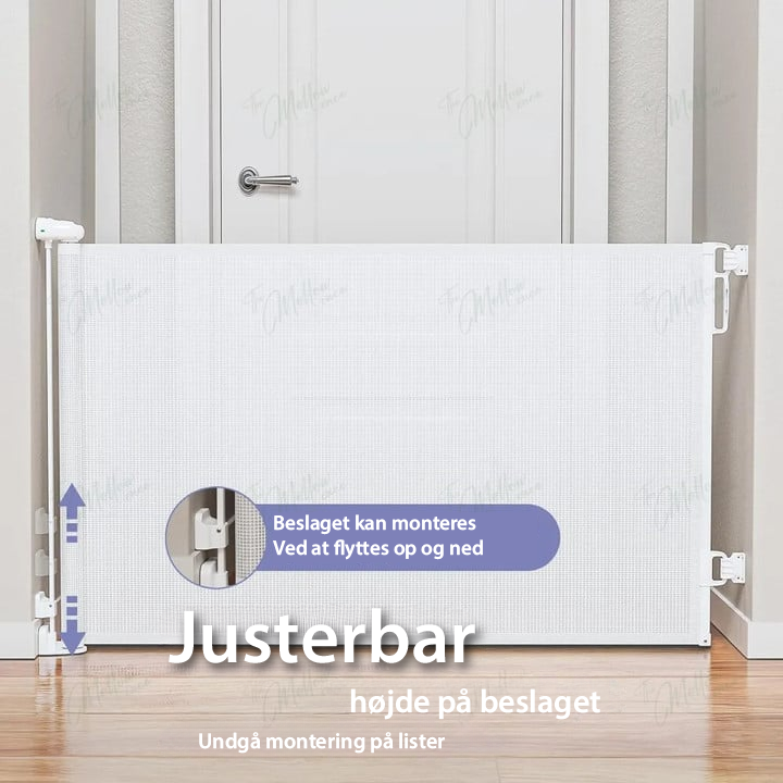 Elegant zwart uittrekbaar ganghekje, veilig voor kinderen en huisdieren, past in elk interieur.