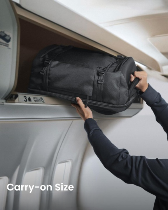 Ergonomische rugzijde van de 38L reisrugzak met ademende mesh en verstelbare banden voor optimaal draagcomfort.