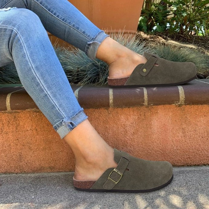 Elegante Boston sandalen, unisex design. Geschikt voor zowel casual als geklede zomeroutfits.
