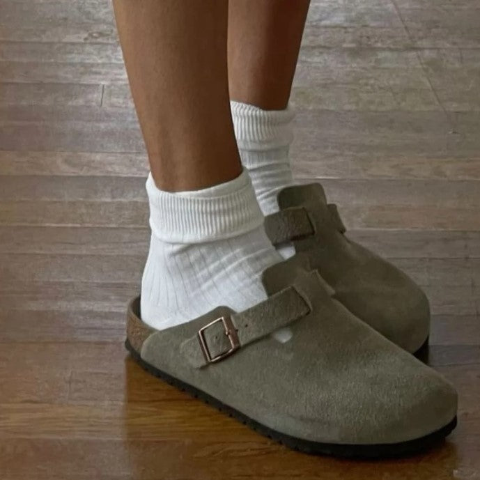 Hoogwaardige leren unisex Boston sandalen. Duurzaam instapmodel voor elk seizoen, veelzijdige voetmode.
