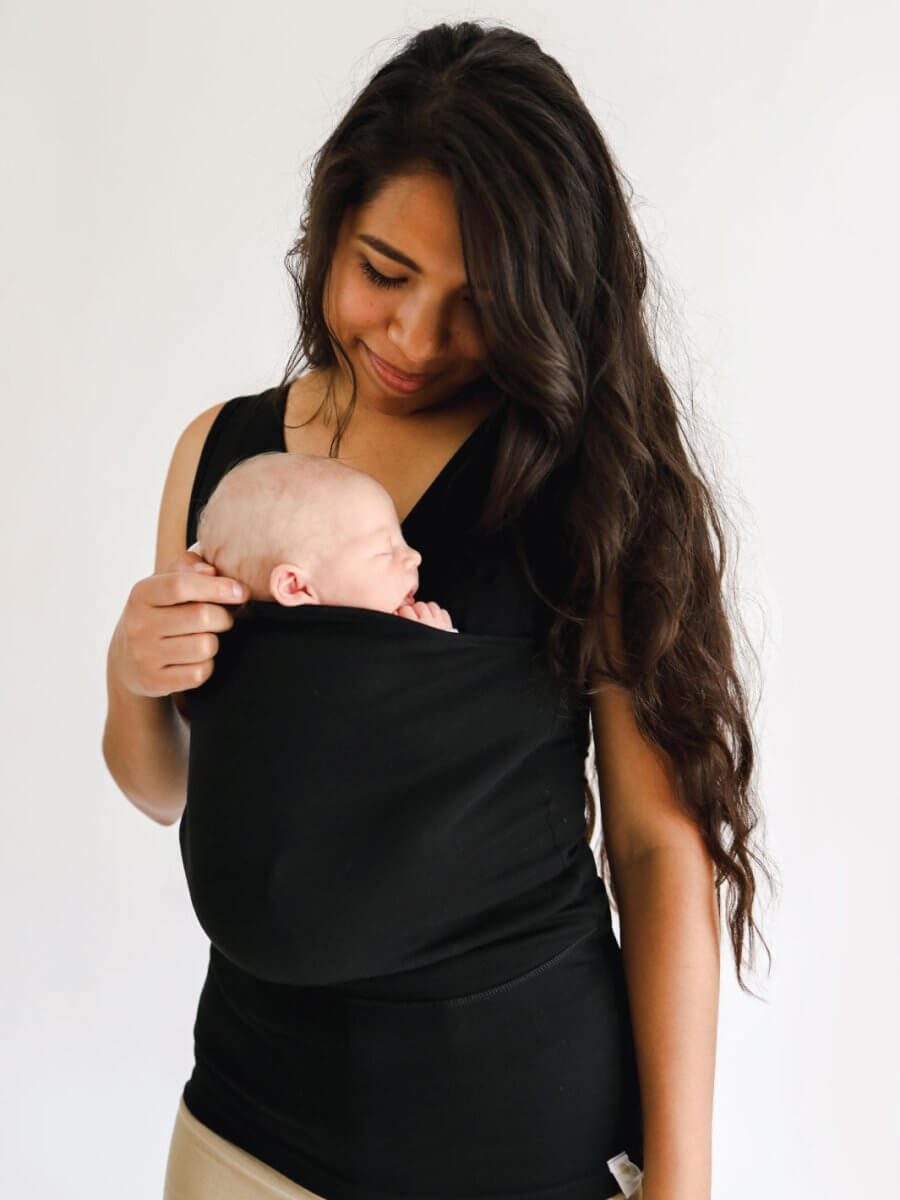 Zwart unisex draagtshirt voor ouders, zacht & comfortabel babydragen voor pasgeborenen.