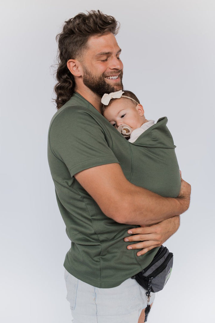 Comfortabel huid-op-huid draagtshirt voor ouders, unisex & ideaal voor pasgeboren baby's. Verkrijgbaar in zwart.