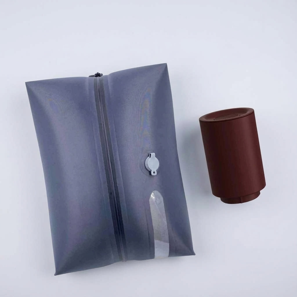 Stijlvolle unisex compressietas voor moderne reizigers; een slimme oplossing voor compact opbergen van kleding.