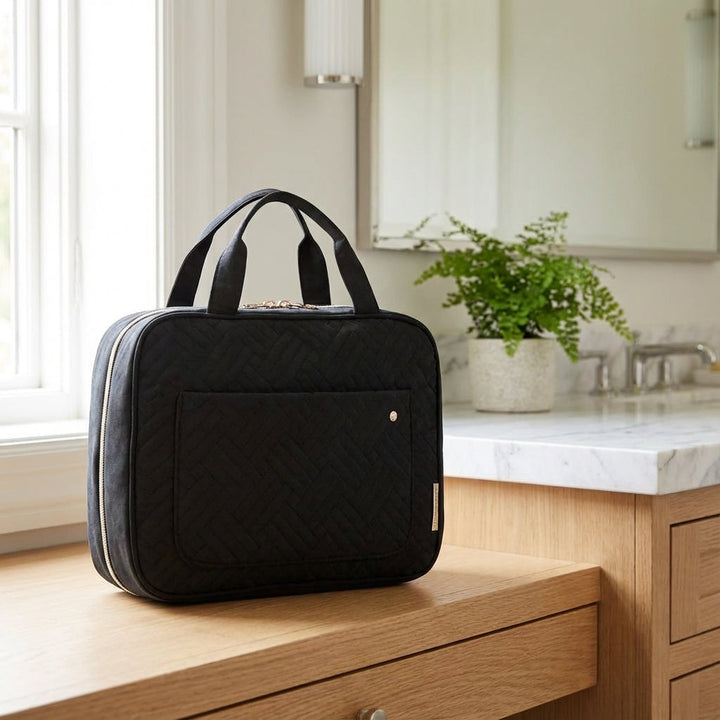 Unisex reistoilettas met vele vakken; perfect georganiseerd voor al je reizen en vakanties.