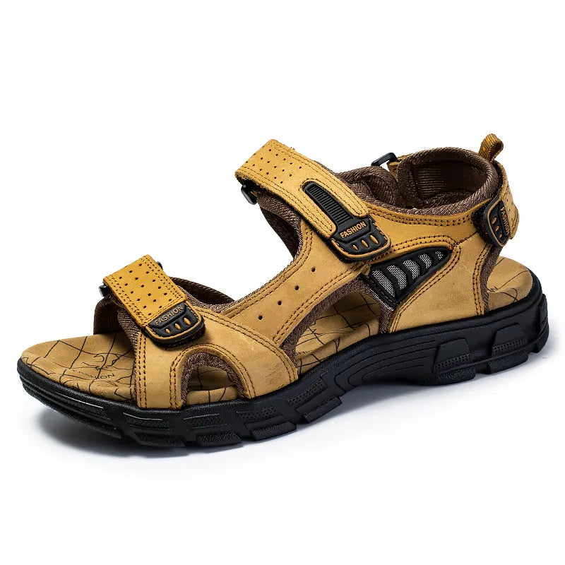 Moderne unisex sandalen met verstelbaar klittenband. Biedt comfort en stevige ondersteuning voor elke voet.