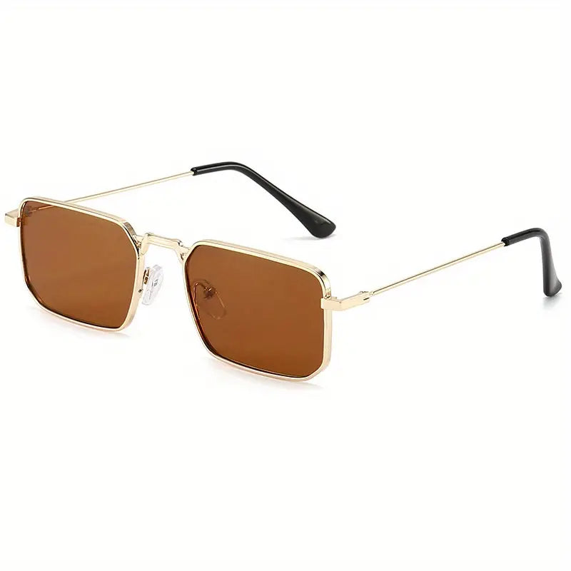 Zijaanzicht van de modieuze unisex zonnebril. Een essentieel accessoire voor oogbescherming en een stijlvolle look.