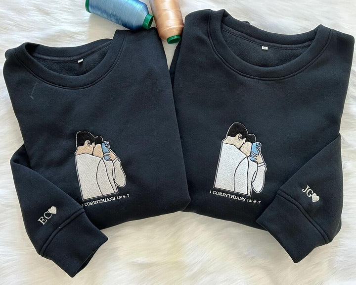 Speciaal Vaderdag/Moederdag cadeau: unisex T-shirt met geborduurde foto. Een uniek en persoonlijk gebaar.