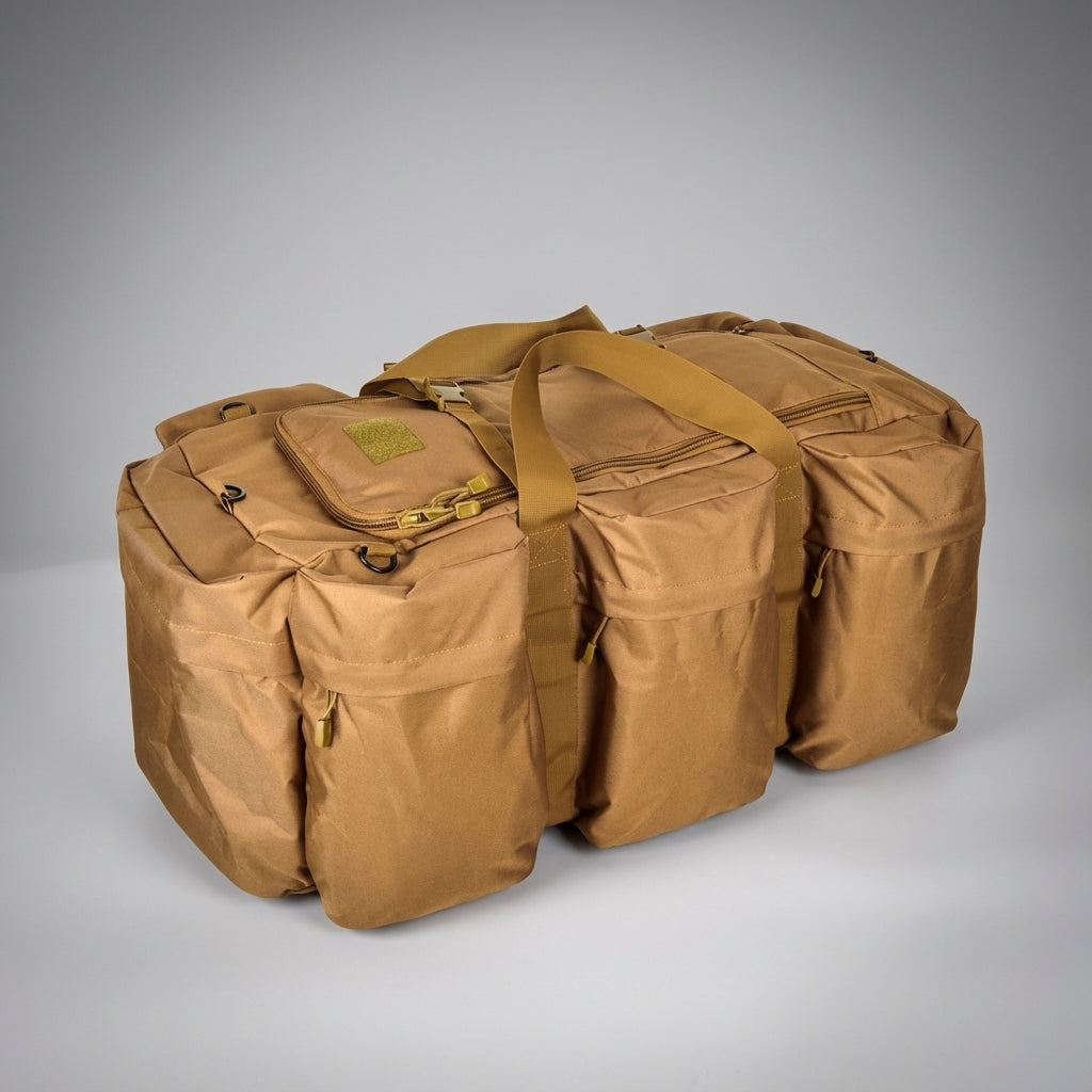 TactiCarry tactische duffelbag in de natuur, klaar voor elk outdoor avontuur en reizen als bagage.