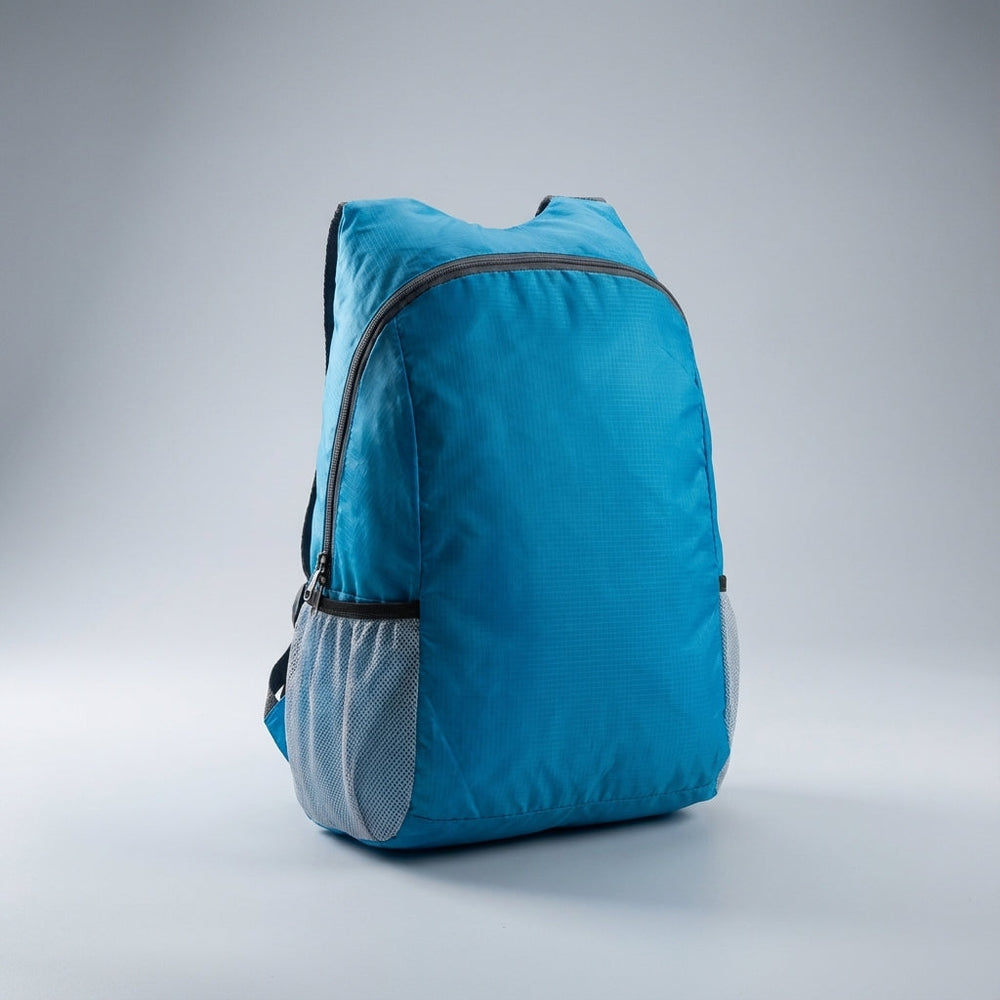 Compacte opvouwbare reistas van duurzaam polyester, perfect als reisaccessoire en gemakkelijk op te bergen.
