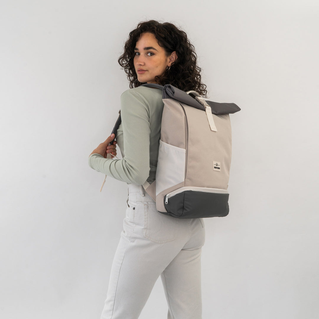 UrbanFlow rolltop rugzak, jouw compacte en flexibele reistas.