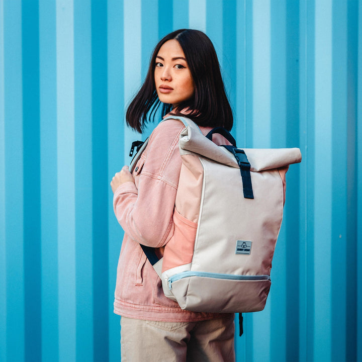 Unisex studiestas UrbanFlow, met veilige rolltop en vakken voor gadgets.