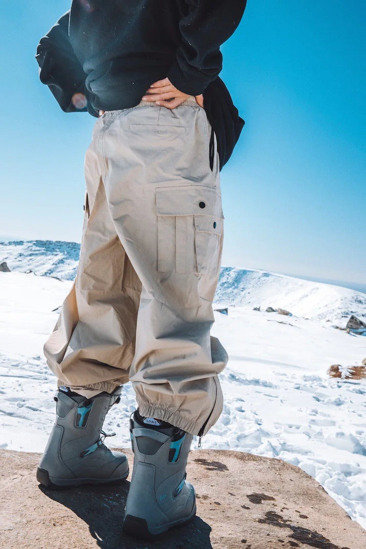 Warme unisex outdoor winterkleding, baggy skibroek ook geschikt als comfortabele vrijetijdsbroek.