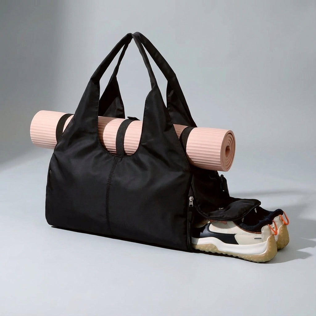 Veelzijdige yogatas: waterafstotende sporttas voor yoga mat en kleding, inclusief apart schoenenvak.
