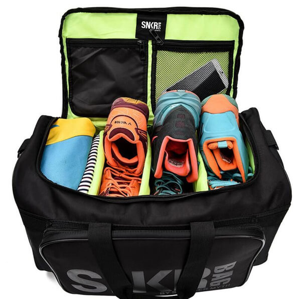Stijlvolle waterdichte bagage voor sneakers & gear. Perfecte reisorganisatie voor je volgende avontuur.