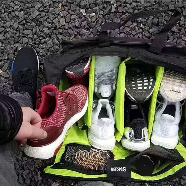 Ruime waterbestendige reistas met schoenenvak en diverse opbergmogelijkheden. Essentieel voor reizen.