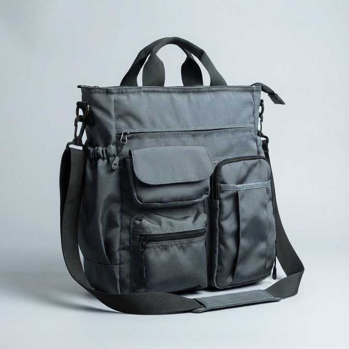 Professionele Worklinq unisex aktetas met schouderband op bureau; perfect voor zakelijk gebruik en organisatie.