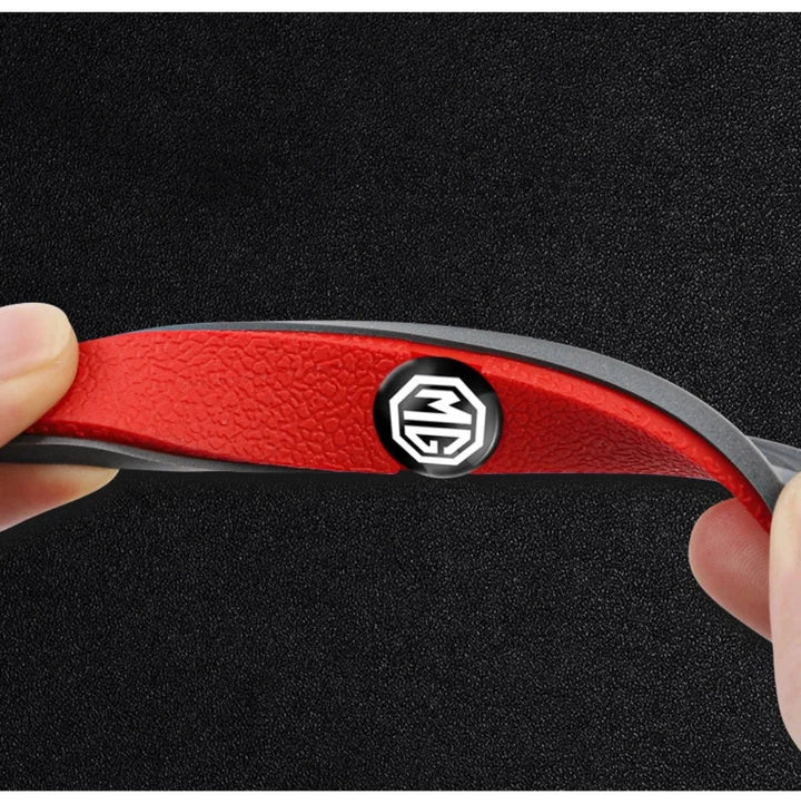 Bescherm uw auto tegen krassen met deze universele antikrasstrips. Essentiële autobescherming, voor een krasvrij voertuig.