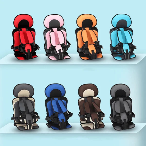 "Veilig verstelbaar autostoeltje, stijlvol beige met gordelsysteem, voor comfort en bescherming van baby tot peuter."