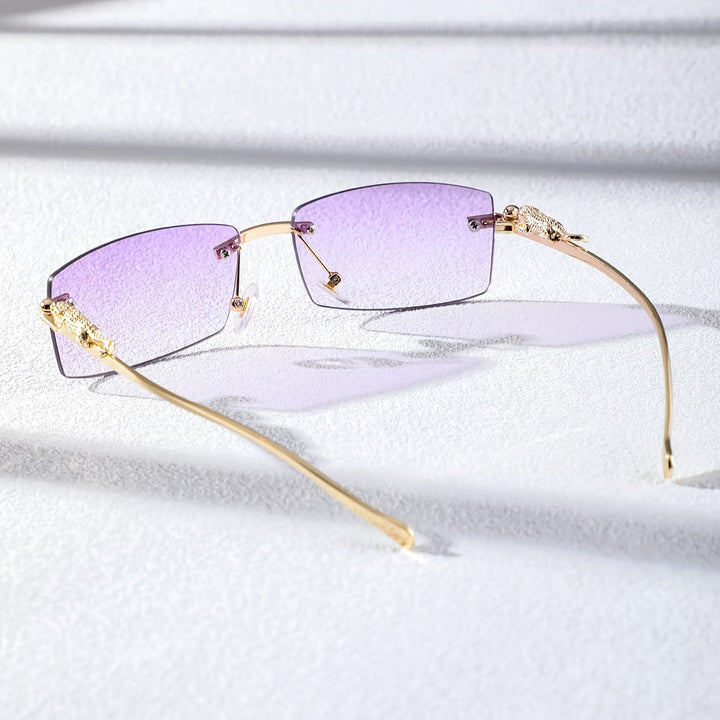 "Vintage vierkante heren zonnebril, stijlvolle look met ontspiegelde glazen, elegant en functioneel design."
