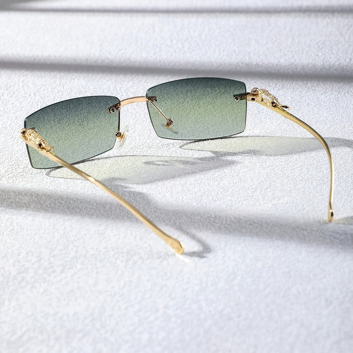 "Vintage vierkante heren zonnebril, stijlvolle look met ontspiegelde glazen, elegant en functioneel design."