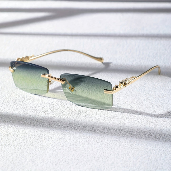 "Vintage vierkante heren zonnebril, stijlvolle look met ontspiegelde glazen, elegant en functioneel design."