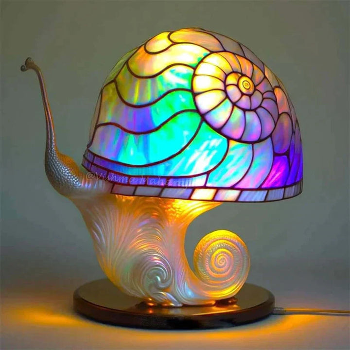"Vitrail Sfeerlamp, modern design, met warme verlichting, metaal en glas, ideale wandlamp voor gezellige sfeer in huis."